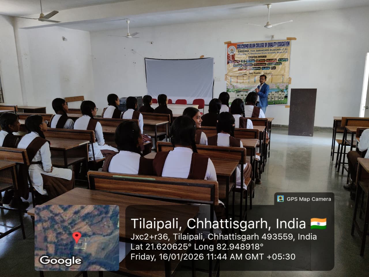 Career Guidance Seminar  Saraswati Shishu Mandir Sarsiwa 